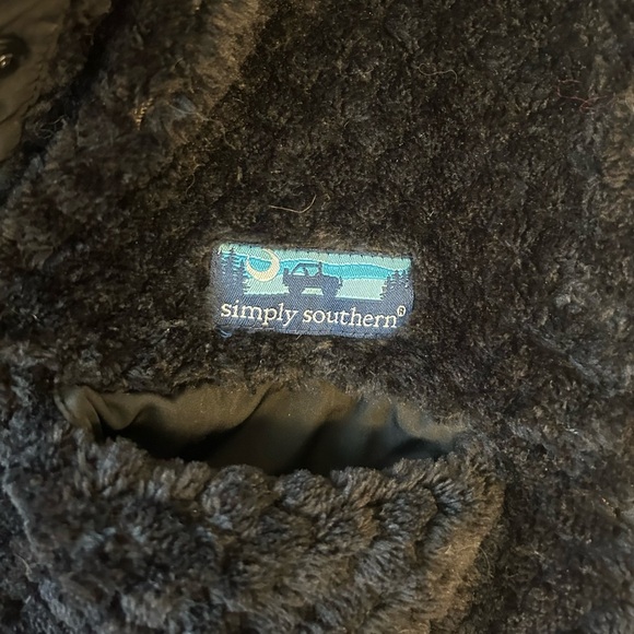 Simply Southern Charcoal Fleece Top - Picture 3 of 4